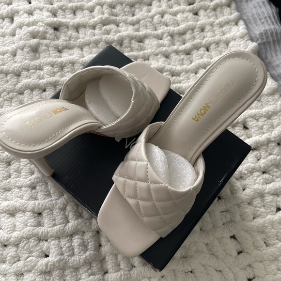 Fashion nova (You’ve been waiting ) Quilted Heels - Picture 2 of 6